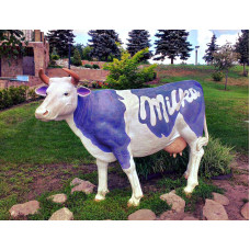 Рекламная объемная скульптура «Альпийская коровка «Milka»